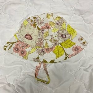 NWOT VOLCOM INFANT SUN HAT - 3-6 MONTHS